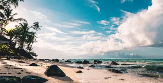 I Caught My Dad with a Young Lady on the Beach While He Was ‘On a Business Trip’
