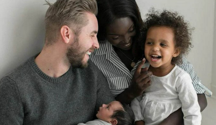 THE DARK-SKINNED MODEL AND THE BLUE-EYED BLOND HAD CHILDREN. THEIR APPEARANCE SHOWS ALL THE BEST FROM THEIR PARENTS.